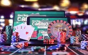 Layar bonus Bigger Bass Bonanza menampilkan pemicu putaran gratis dan pembayaran pengganda di toto macau